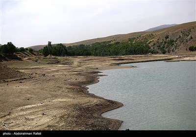 کاهش شدید آب سد اکباتان همدان