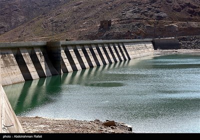 کاهش شدید آب سد اکباتان همدان