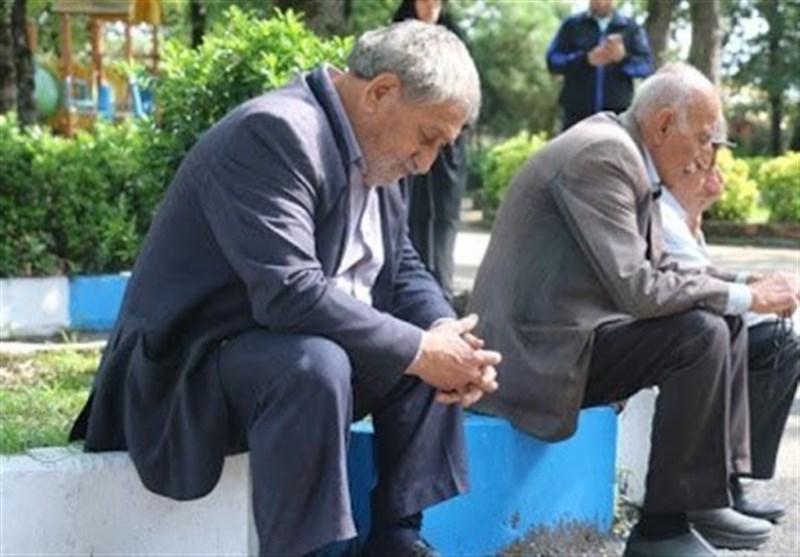 رئیس فراکسیون جمعیت مجلس: از روند کاهش جمعیت در ایران نگرانیم/ &quot;سالمندی&quot; کشور را تهدید می‌کند