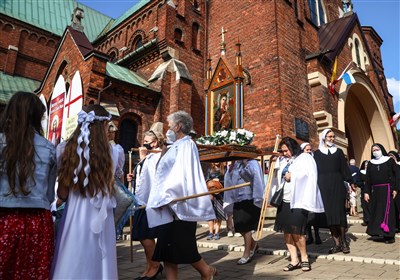  افشای آزار و اذیت بیش از ۳۰۰ دختر و پسر خردسال در کلیساهای لهستان 