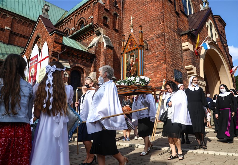افشای آزار و اذیت بیش از 300 دختر و پسر خردسال در کلیساهای لهستان