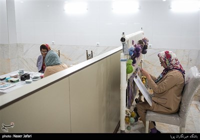 مددجویان سرای احسان در حاشیه افتتاح مجموعه رفاهی و درمانی در سرای احسان