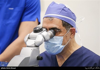 عمل جراحی اصلاح انکساری چشم توسط دکتر سید حسن قاضی زاده هاشمی وزیر سابق بهداشت در کلینیک فوق تخصصی نور شهرری