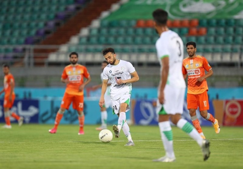 لیگ برتر فوتبال| فرار ذوب‌آهنِ 10 نفره از شکست مقابل سایپا در دقایق پایانی