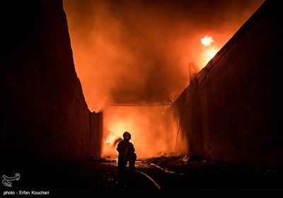 آتش‌سوزی انبار کالا در محدوده جاده مخصوص کرج