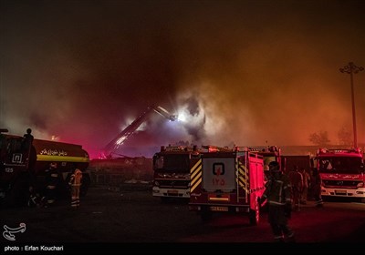 آتش‌سوزی انبار کالا در محدوده جاده مخصوص کرج