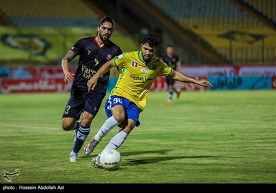 دیدار تیمهای فوتبال صنعت نفت آبادان و نساجی مازندران