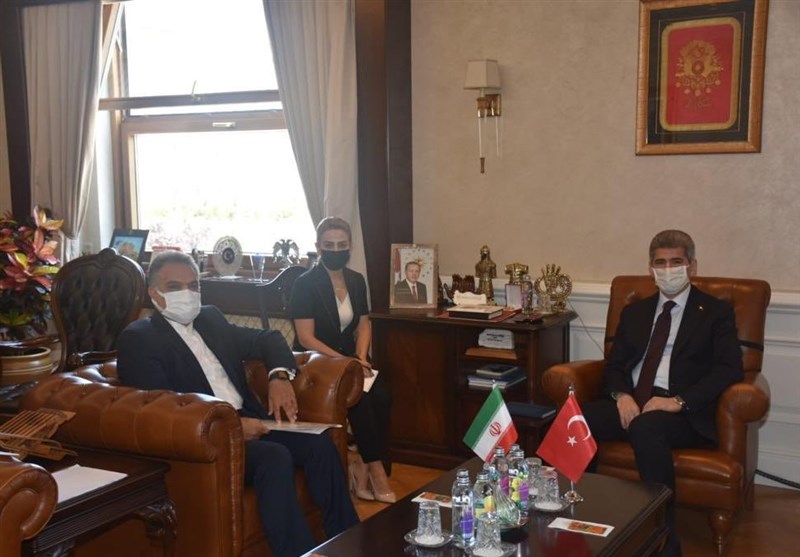 Büyükelçi Ferazmend: İran İle Türkiye Para Birimleriyle Ticaret Yapabilir