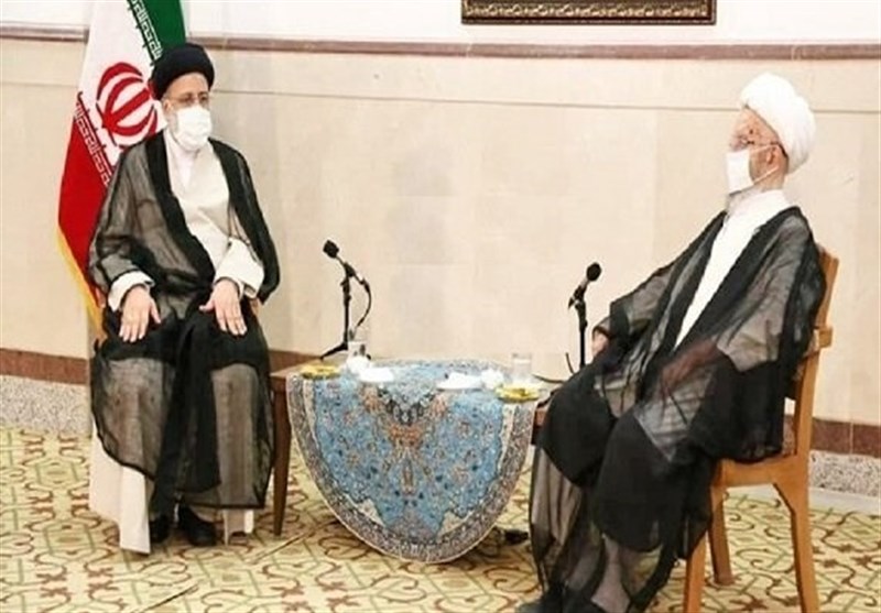 آیت‌الله مکارم شیرازی در دیدار با رئیس‌ جمهور منتخب: ریشه وضع موجود مورد توجه قرار گرفته و اصلاح شود