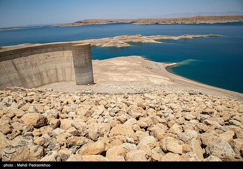 گزارش تسنیم از آخرین وضعیت سدهای استان خوزستان/ بحران خشکسالی در خوزستان روایت جنگ انسان و محیط زیست برای بقا است + فیلم