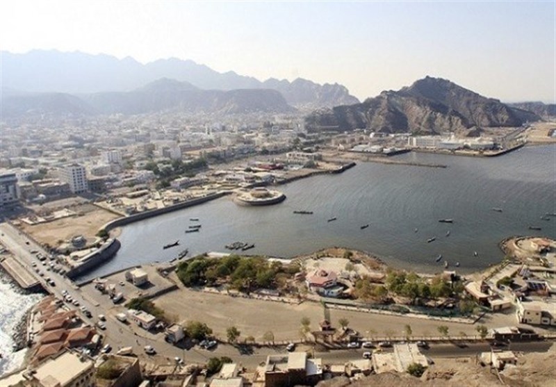 نویسنده سعودی: امارات در صدد تصرف جنوب یمن و بنادر آن است