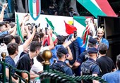یورو 2020| ایتالیایی‌ها با جام قهرمانی وارد رم شدند+ عکس