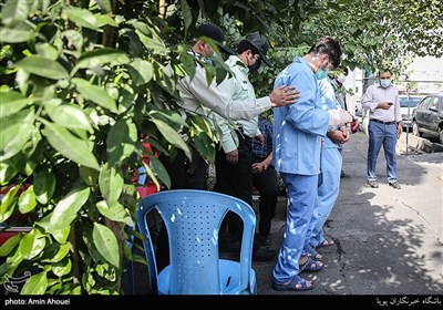 بازسازی صحنه وقوع جرم اوباش شرق تهران که با حضور در طباخی خیابان دماوند اقدام به شرارت و ضرب و شتم کرده بودند و در نهایت توسط پلیس امنیت عمومی دستگیر شدند