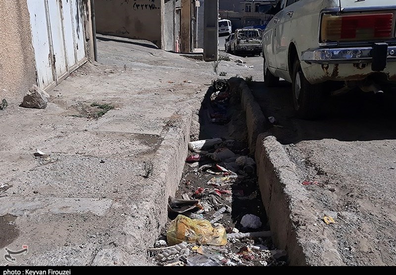 گلایه مردم مناطق کم‌برخوردار ارومیه از انباشت زباله در کوچه‌ها و معابر/ آیا مسئولان شهری اراده‌ای برای حل مشکل دارند؟