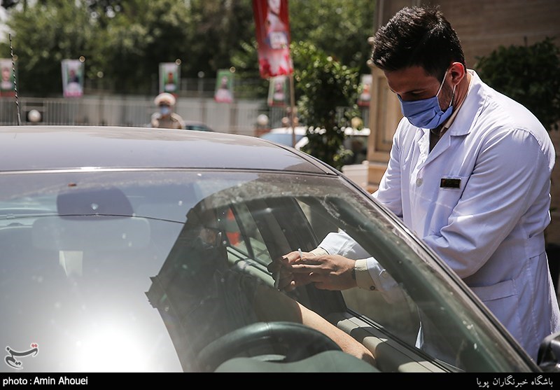 تهران| تزریق بیش از 40000 دوز واکسن کرونا در یک روز/ راه‌اندازی مرکز تجمیعی واکسیناسیون خودرویی ارتش + عکس