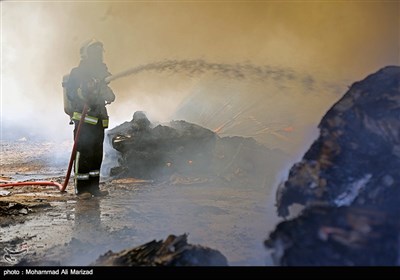 حریق کارخانه تولیدی کفش و دمپایی در قم