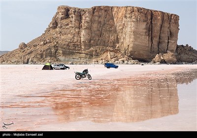  یک اتفاق عجیب و خطرناک؛ فرونشست زمین در ساحل دریاچه ارومیه! + عکس 