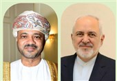 ظریف یجری مباحثات هاتفیة مع نظیره العمانی