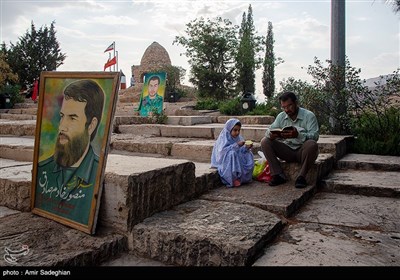 دعای عرفه در جوار قبور مطهر شهدای گمنام -شیراز 