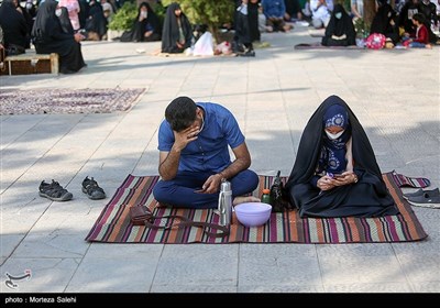 دعای عرفه در گلزار شهدای اصفهان