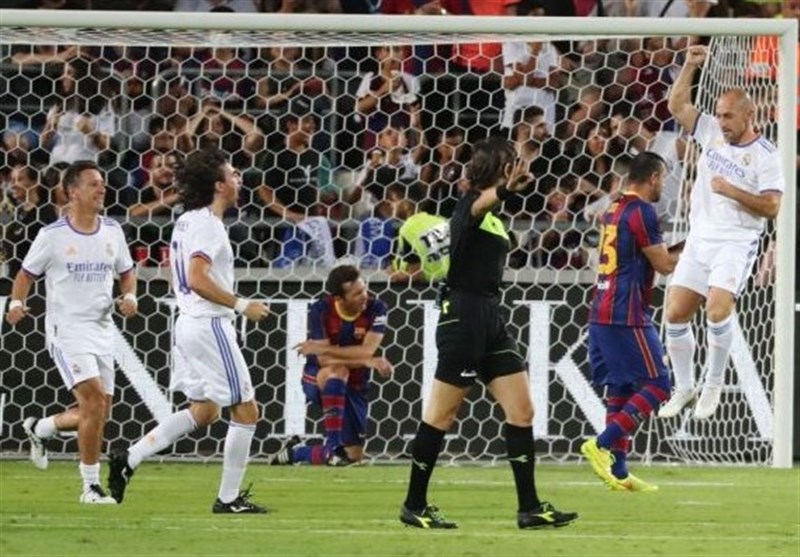 پیروزی رئال مادرید مقابل بارسلونا در «ال‌کلاسیکوی اسطوره‌‌ها» + عکس