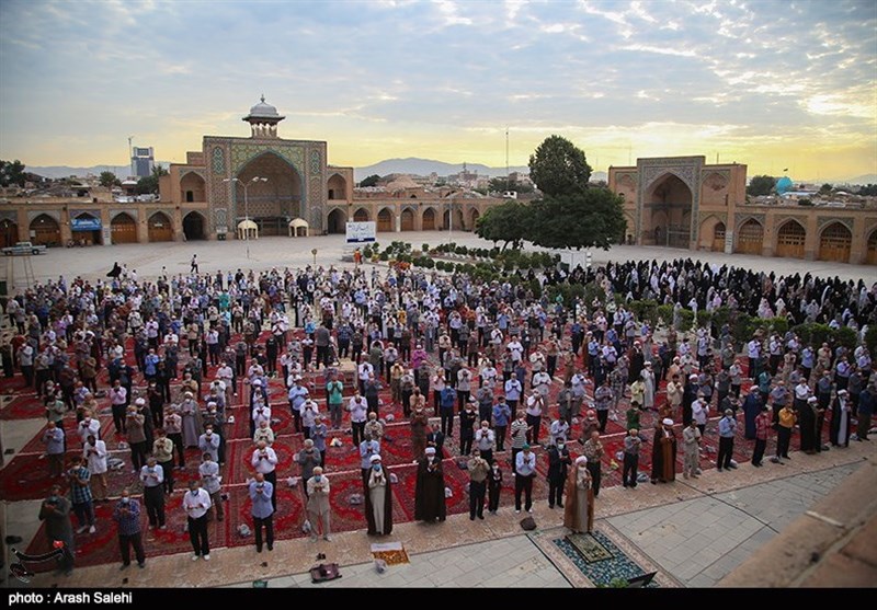 نماز عید قربان در مسجد‌النبی(ص) قزوین به روایت تصویر