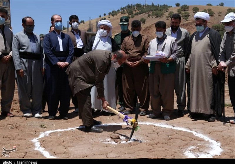 آستان قدس در ساخت مدارس  مناطق محروم استان کرمانشاه مشارکت می‌کند