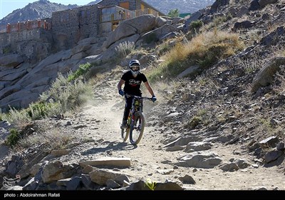 مسابقات دوچرخه سواری دانهیل استان همدان