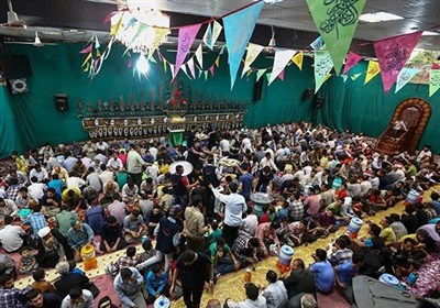  حسینیه‌ای در قم که "سفره طعام اهل‌بیت(ع)" هر روز در آن پهن است+عکس 