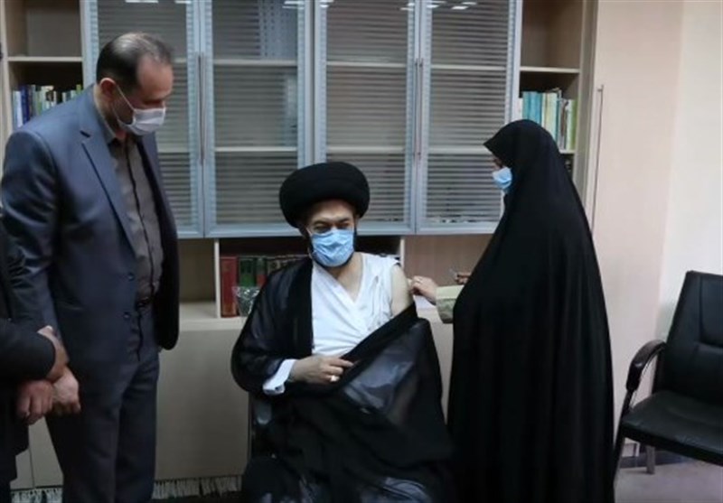 واکسن ایرانی کرونا به نماینده ولی‌فقیه در استان اردبیل تزریق شد‌