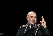 فرمانده کل سپاه: دشمنان با درک قدرت نظامی ایران از "گزینه نظامی" ناامید شدند/ فتنهافکنیها راه بهجایی نمیبرد/ به عمود خیمه دشمن رسیدیم