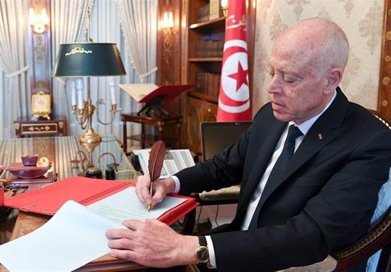 الرئیس التونسی یتعهد بحمایة المسار الدیمقراطی واحترام الشرعیة