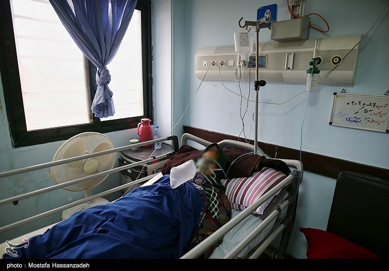 روند افزایشی کرونا در مشهد ادامه دارد/ فشار زیاد روی کادر درمان/ مردم از مراجعه مستقیم به بیمارستان‌ها خودداری کنند