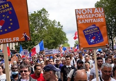 French Police Clash with Anti-COVID Pass Protesters in Paris