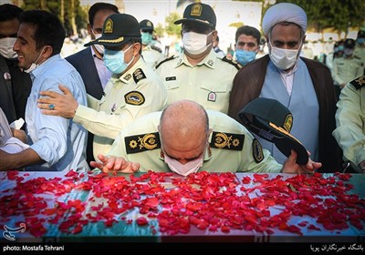  سردار رحیمی فرمانده تهران بزرگ در مراسم تشییع پیکر شهید عبدالجبار مختوم‌نژاد 