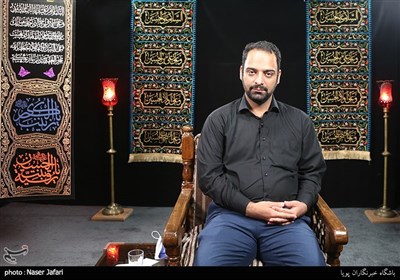 "تکیه تسنیم"| 4 ویژگی مهم که قرآن کریم برای شاعر اهل بیت معین کرده است/ رهبر انقلاب فعالیت کدام مؤسسه فرهنگی را تحسین کردند؟! + فیلم