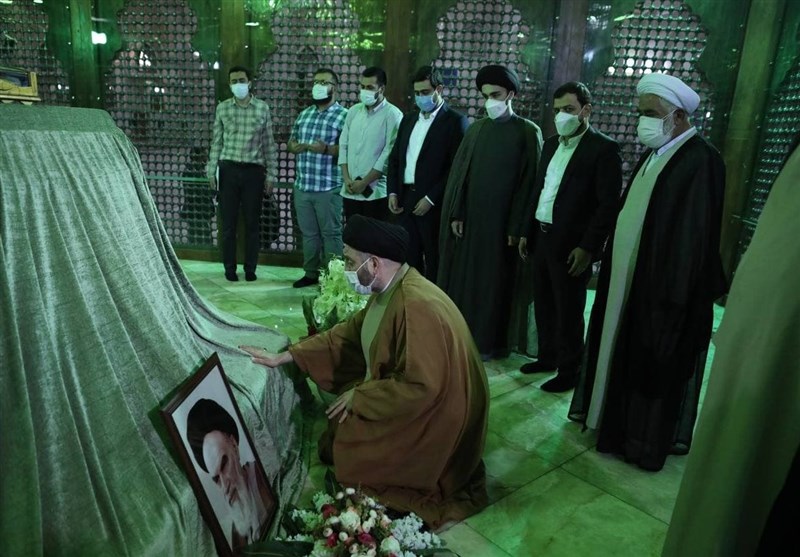 حضور مقامات بلندپایه عراق در مراسم تحلیف رئیسی/ ادای احترام حکیم به مقام شامخ امام خمینی(ره)+تصاویر