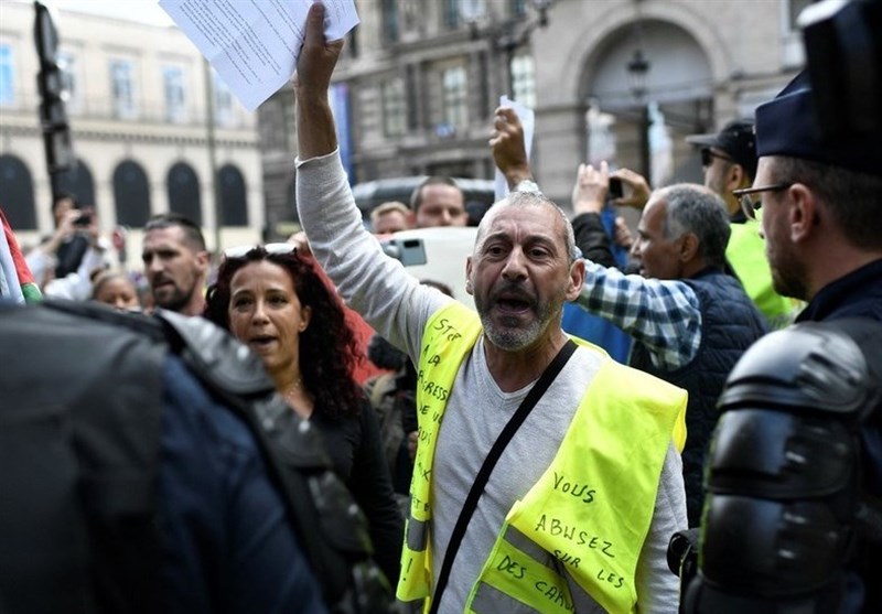 Mass Protests Kick Off in French Capital after Approval of Controversial Covid Legislation (+Video)