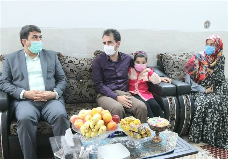 ابتکار جالب استاندار یزد برای تبریک روز خبرنگار / حضور طالبی در منزل مدیران رسانه‌ها