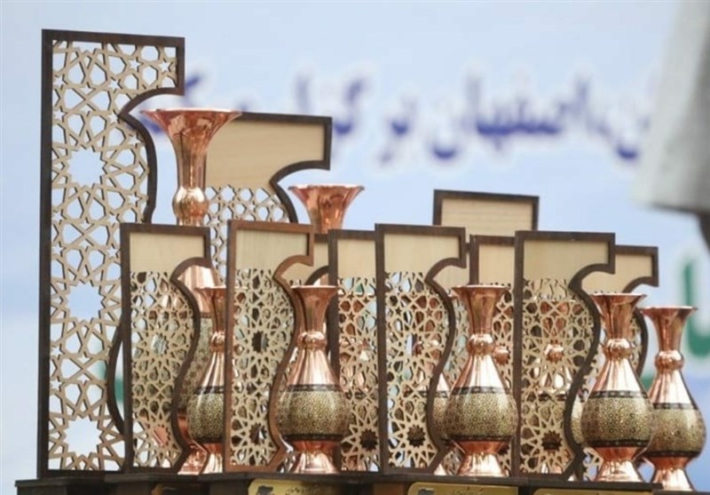 مسئول خبرگزارى تسنیم قشم برگزیده هفتمین جشنواره مطبوعات خلیج فارس شد