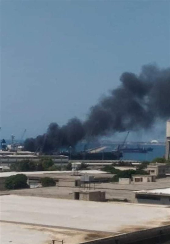 انفجار و آتش سوزی یک کشتی تجاری در «لاذقیه» سوریه