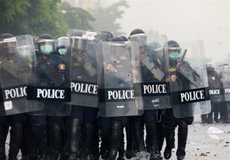 Thai Police Clash with Protesters As Thousands Hold Anti-Government Rally (+Video)