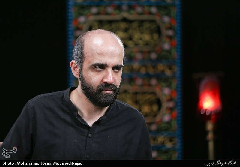 تکیه تسنیم | شعر در مدح امام رضا (ع) که مورد تمجید رهبر انقلاب قرار گرفت + فیلم