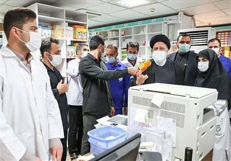 بازدید سرزده رئیس‌جمهور از داروخانه 29 فروردین تهران/ دستور معاون اول برای واردات 20 میلیون واکسن کرونا