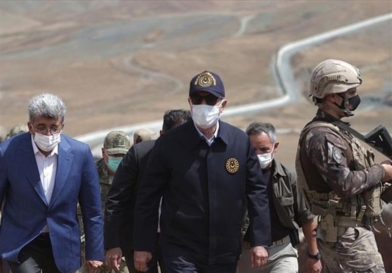 بازدید وزیر دفاع ترکیه از نقاط مرزی با ایران