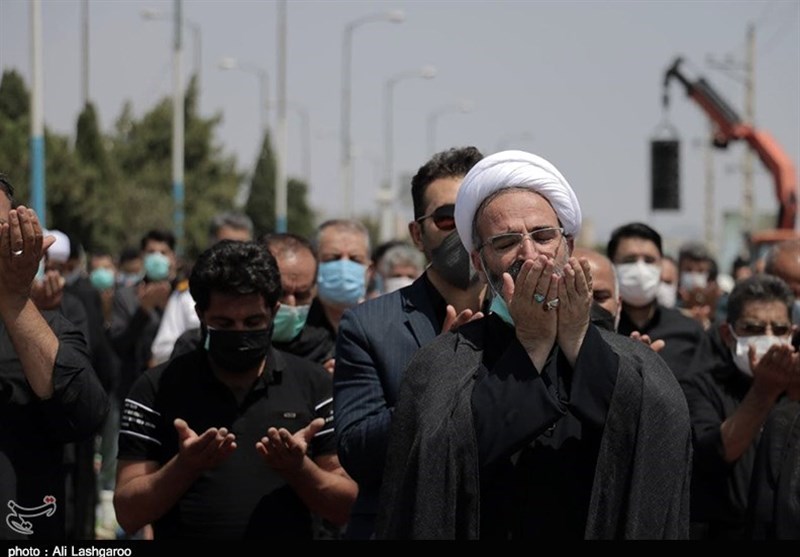 نماز ظهر عاشورا در استان سمنان اقامه شد؛ رعایت پروتکل‌های بهداشتی اولویت مهم عزاداران حسینی