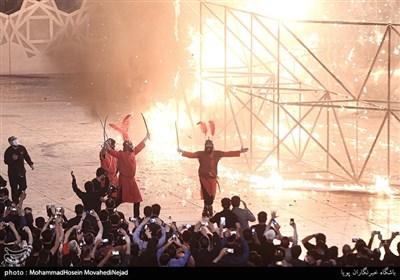 مراسم عزاداری وخیمه سوزان عصر عاشورا در میدان امام حسین (ع)