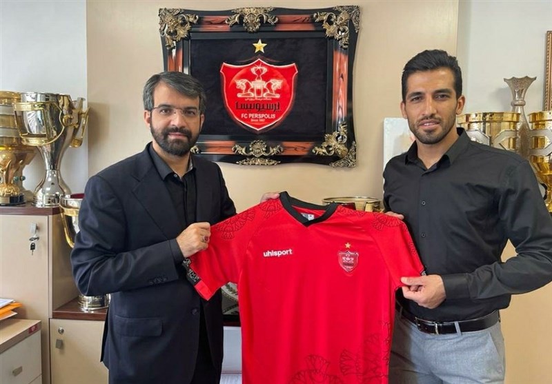 Vahid Amiri Extends Contract with Persepolis