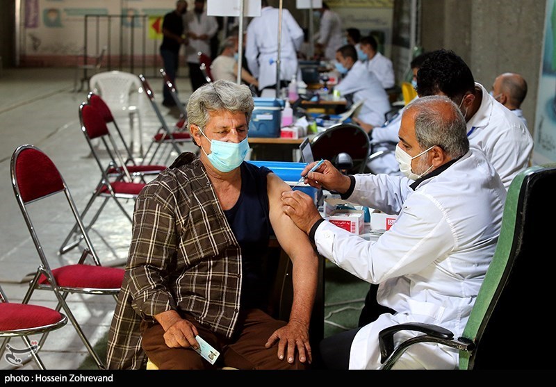 سرگردانی مردم در پی تعطیلی مراکز واکسیناسیون در استان گلستان+ پاسخ دانشگاه علوم پزشکی