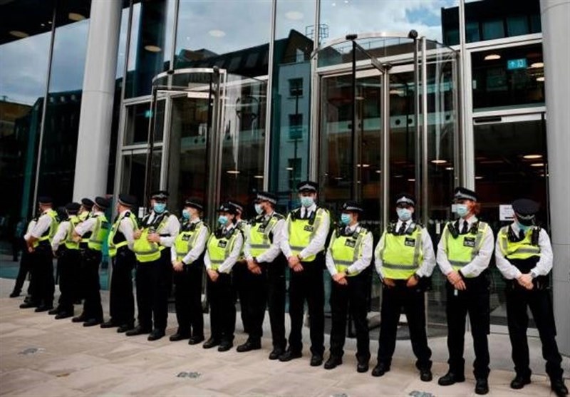 Police: 3 People Stabbed during London's Notting Hill Carnival